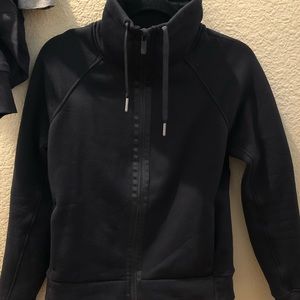 Lululemon fleece zip up size 8